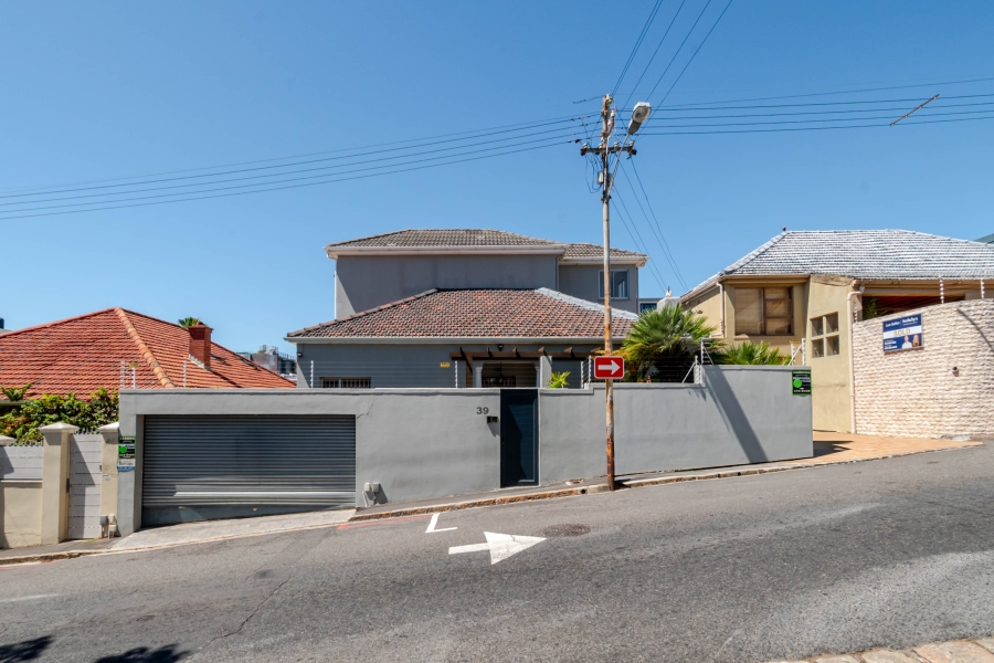 3 Bedroom Property for Sale in Sea Point Western Cape